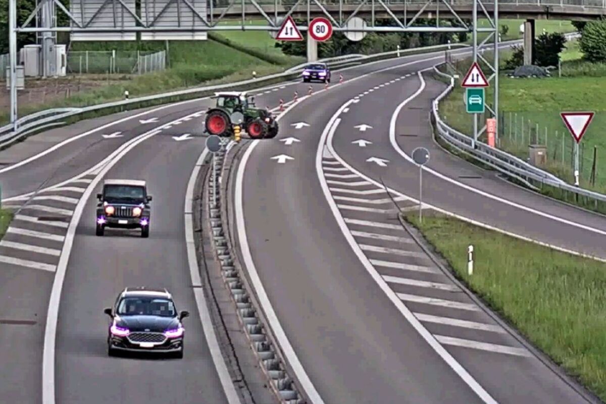Falschfahrer mit entwendetem Traktor auf der A3 GL unterwegs
