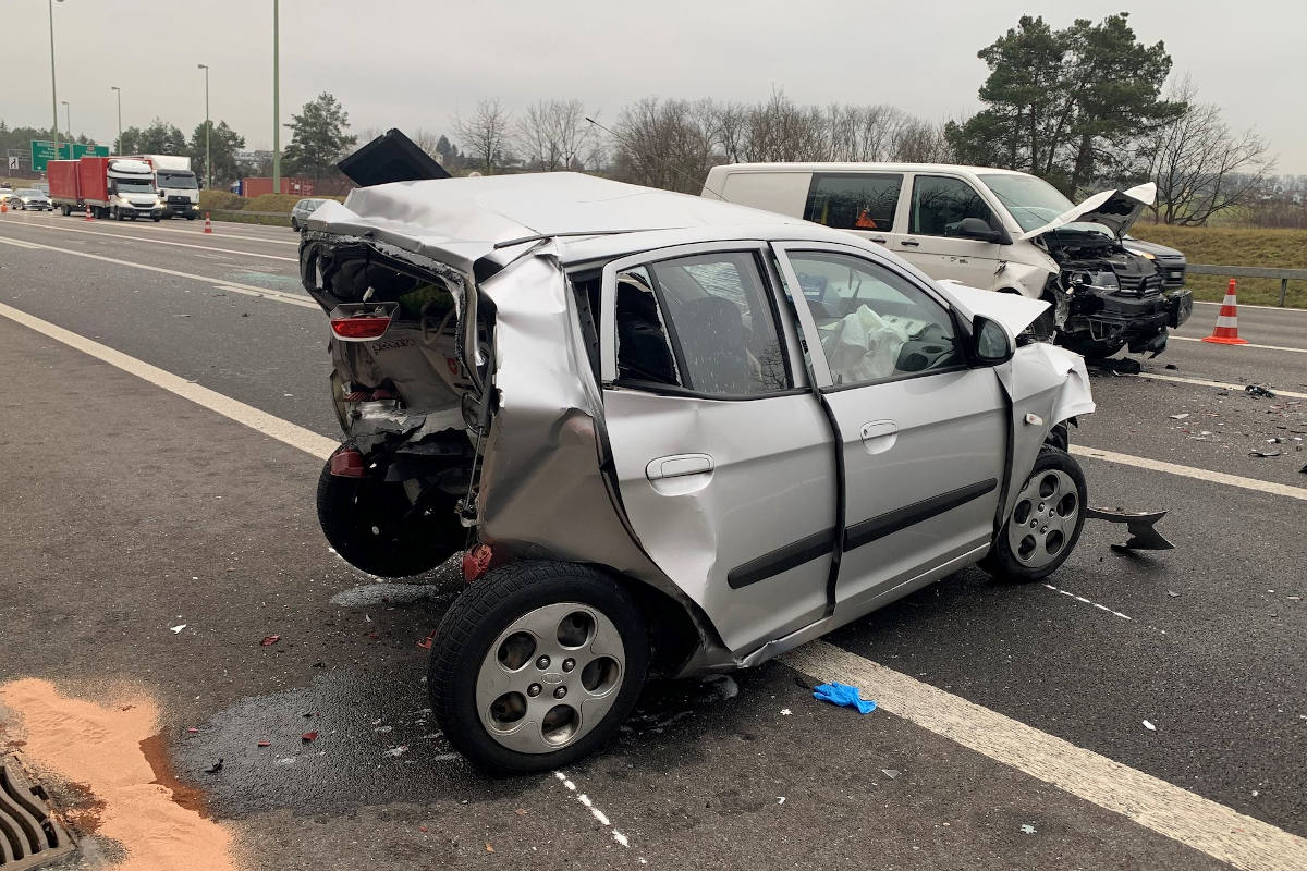 A1 Wallisellen ZH – Zwei Verletzte bei Auffahrunfall