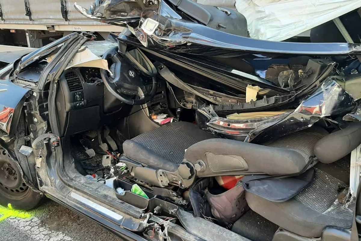 Horror-Unfall in Hausleiten - Eingeschlafen und ungebremst gegen LKW gekracht!