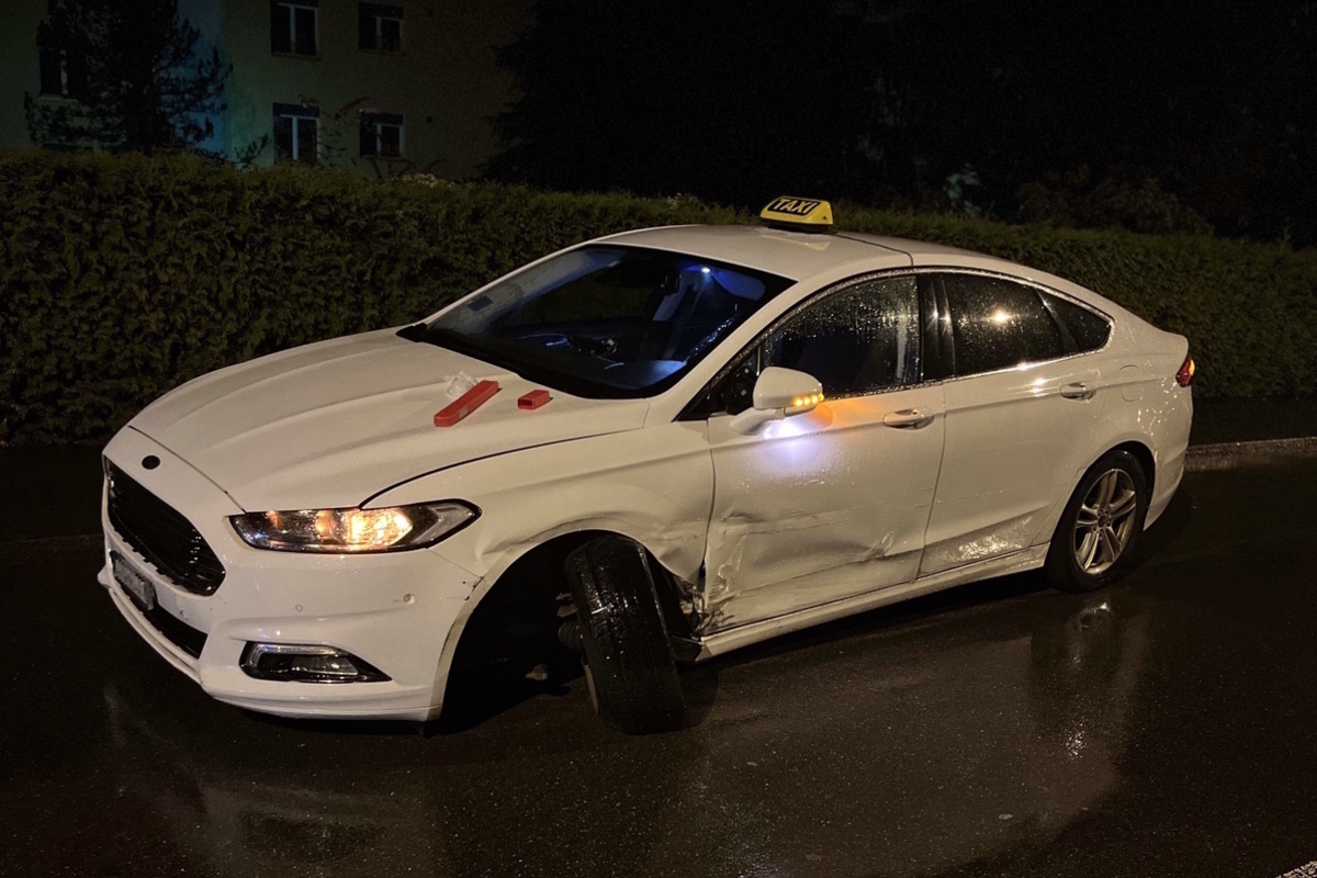 Rapperswil-Jona SG - Fahrunfähig Unfall auf der Gegenfahrbahn verursacht