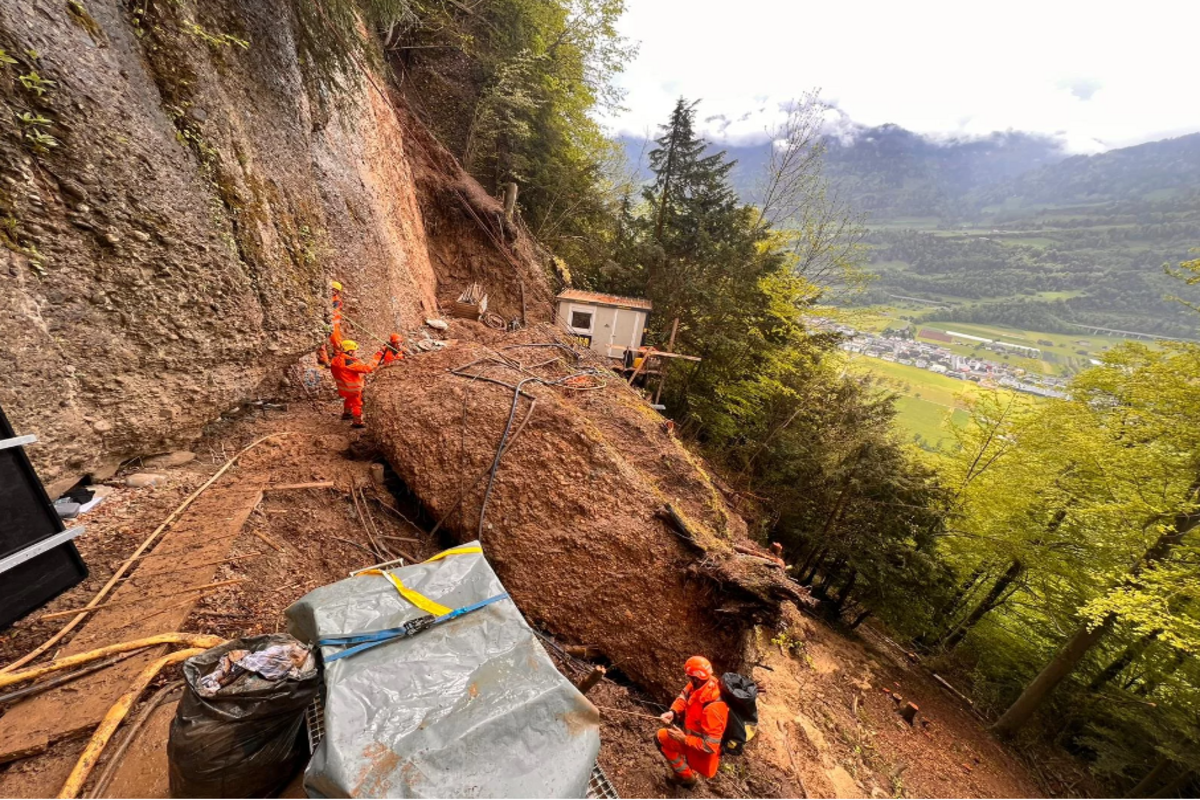 Rossberg - 500 Tonnen schwerer Felsblock muss gesichert werden 