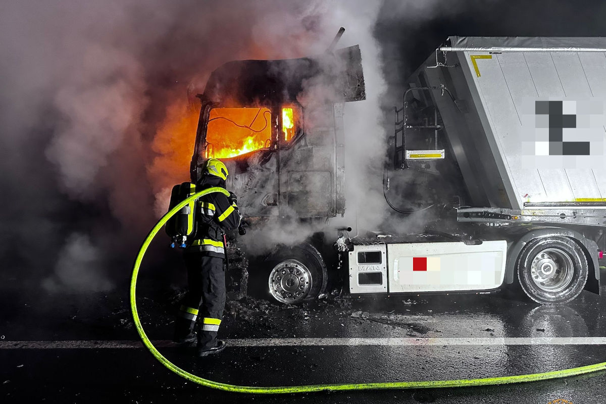 A2 Voitsberg – Lkw gerät auf Südautobahn in Brand