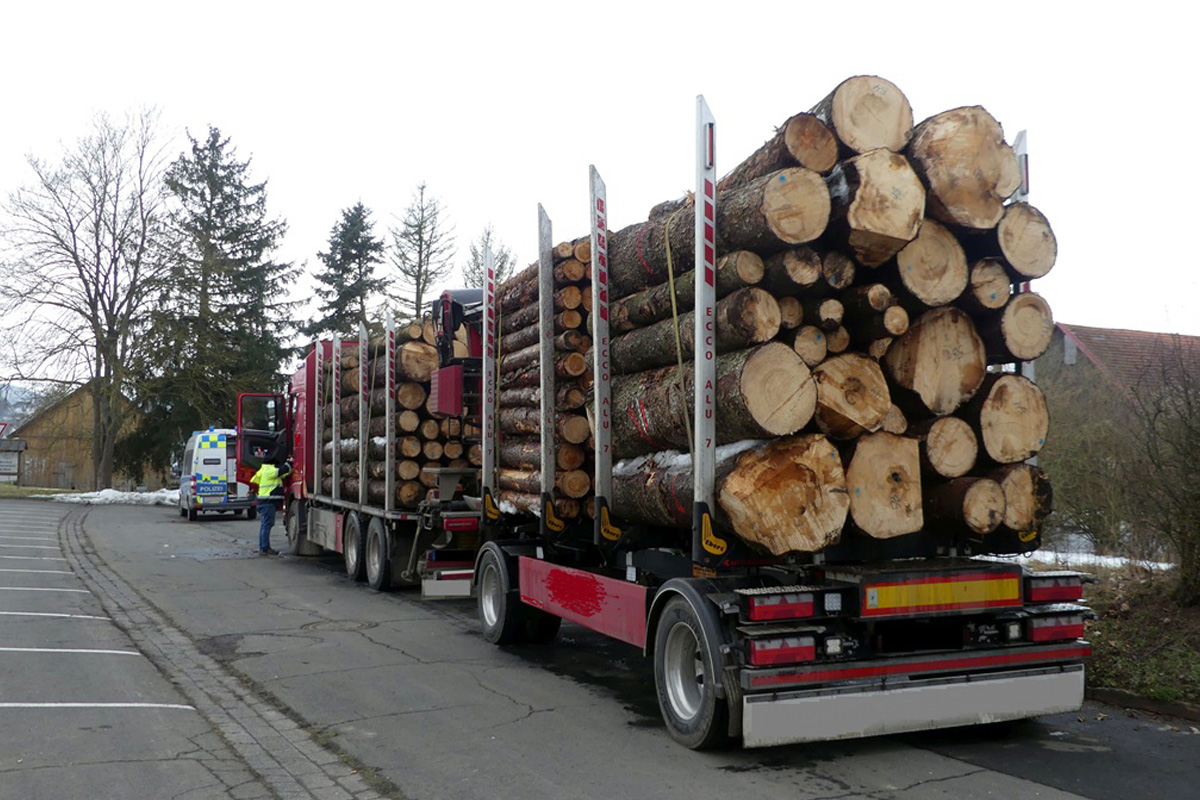 Vogelsbergkreis – Mehrere Sattelzüge wegen Überladung gestoppt