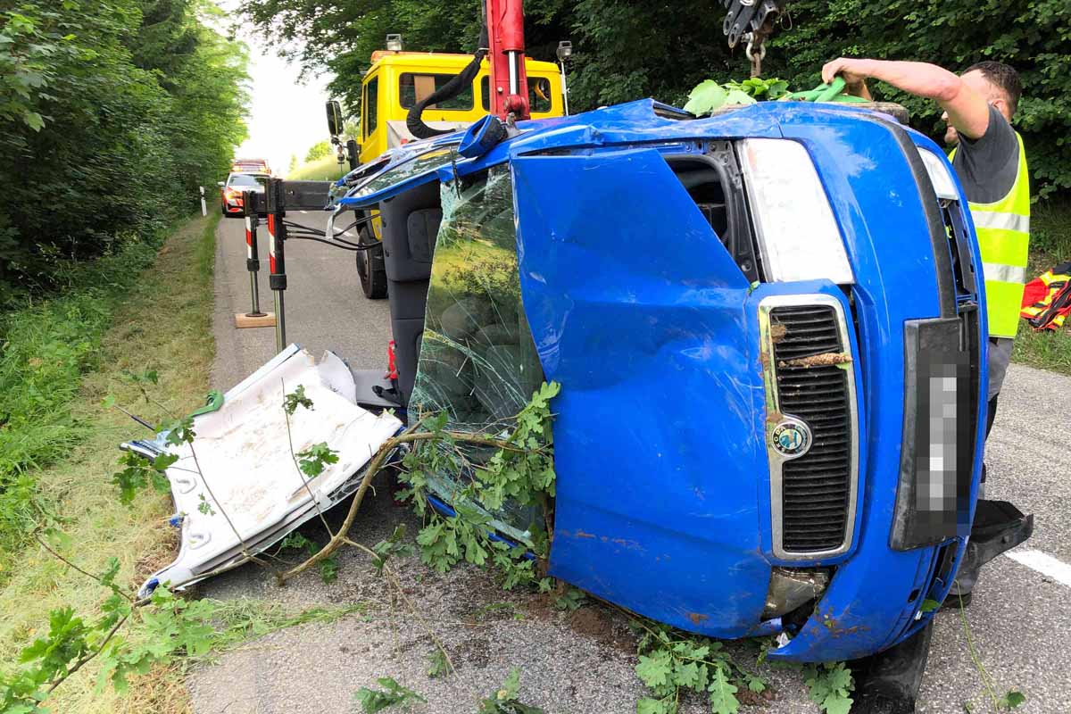 Hubersdorf SO - Auto fährt Böschung herab und landet in Bachbett
