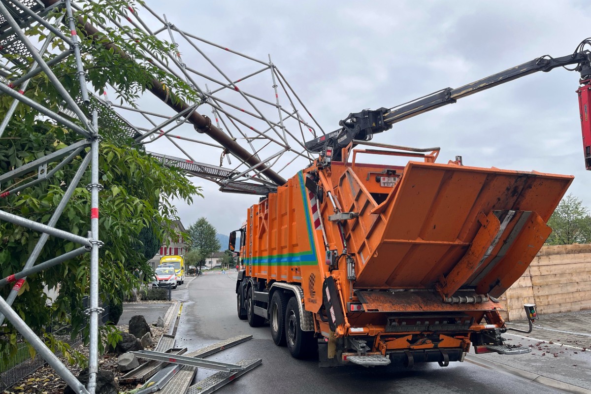  Unfall in Widnau SG - Fussgänger erschrickt und stürzt 