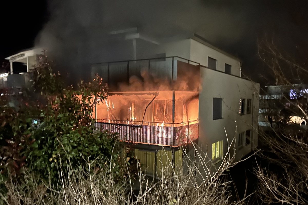 Tägerwilen TG - Feuerwerk löst Brand auf einem Balkon aus 