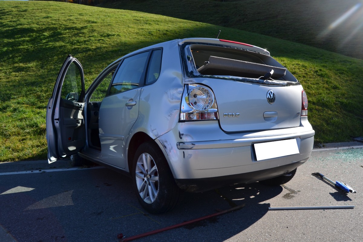 Hundwil AR - Die junge Lenkerin musste mittels Rettungshubschrauber ins Spital geflogen werden