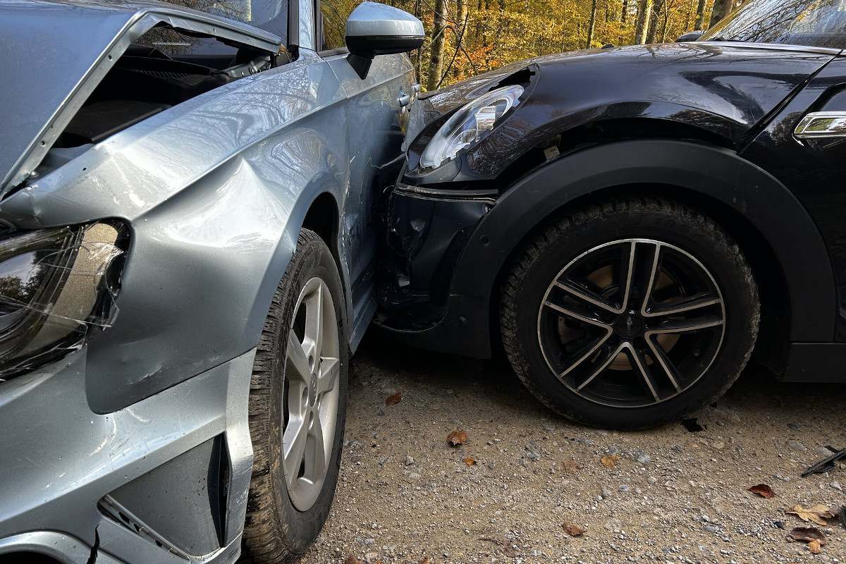 Wallbach AG – Unfall mit gestohlenem Auto verursacht