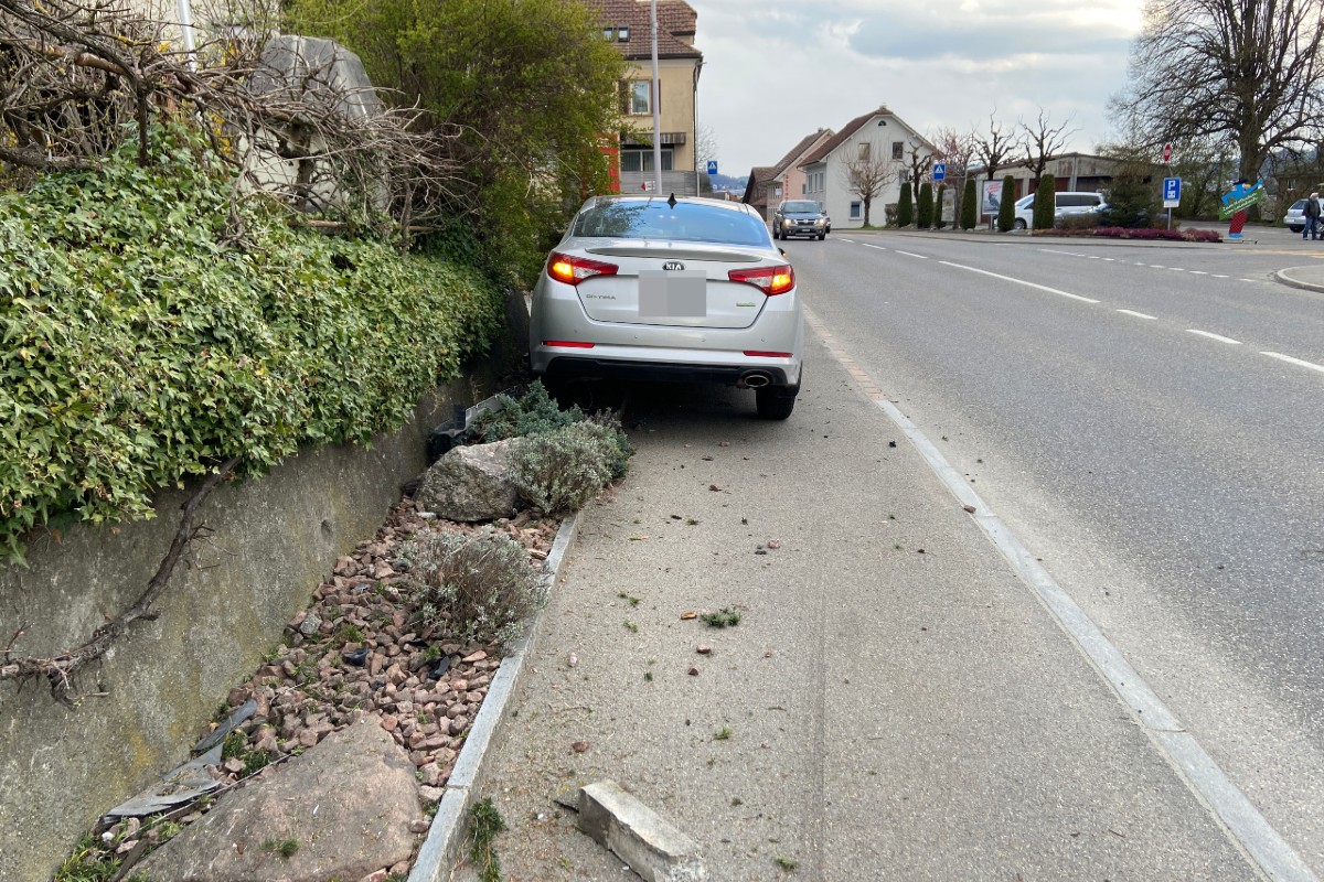 Leimbach AG - Sekundenschlaf führt zu Selbstunfall