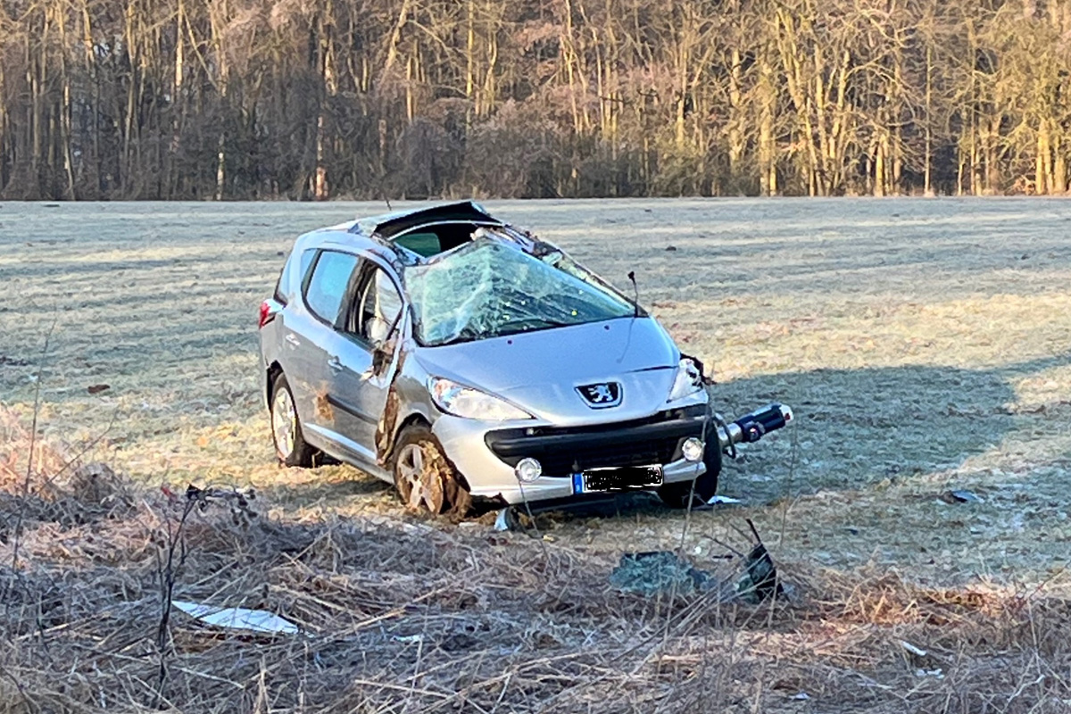 Bad Driburg – 25-Jähriger bei Alleinunfall schwer verletzt