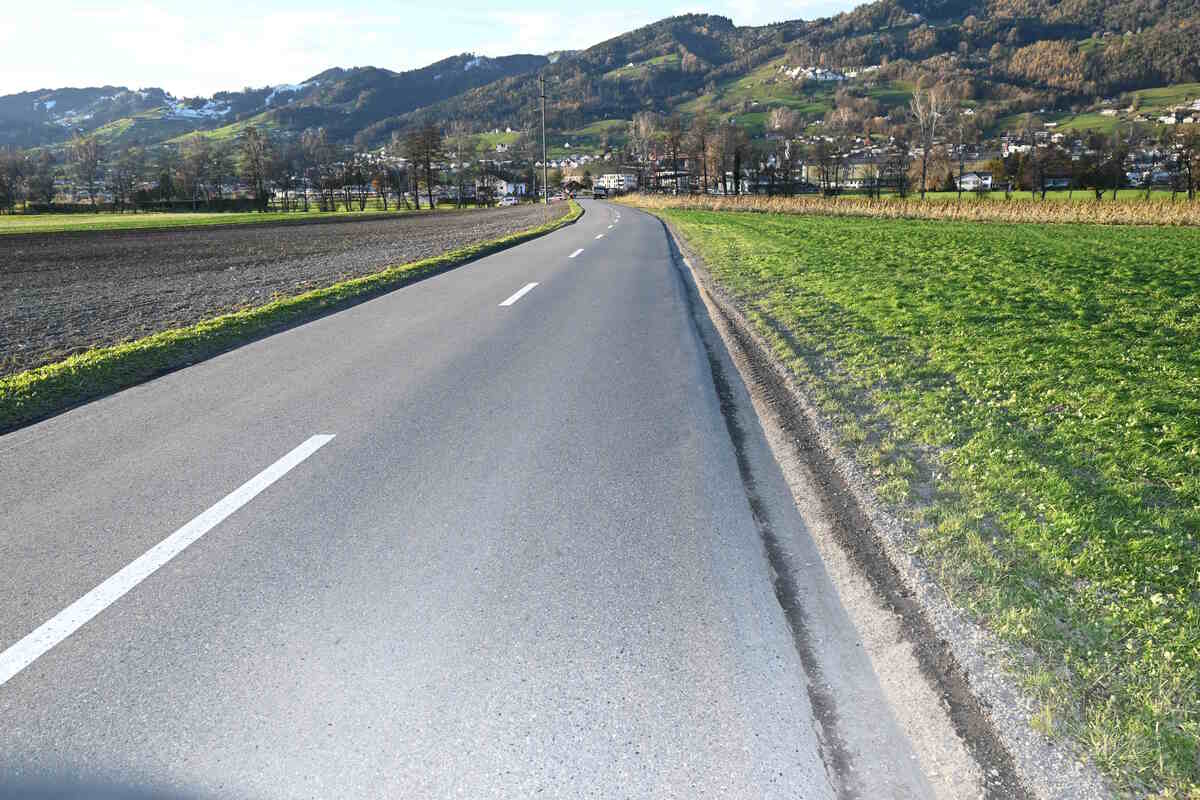 Rebstein SG – E-Bikerin bei Sturz verletzt - Rega im Einsatz 