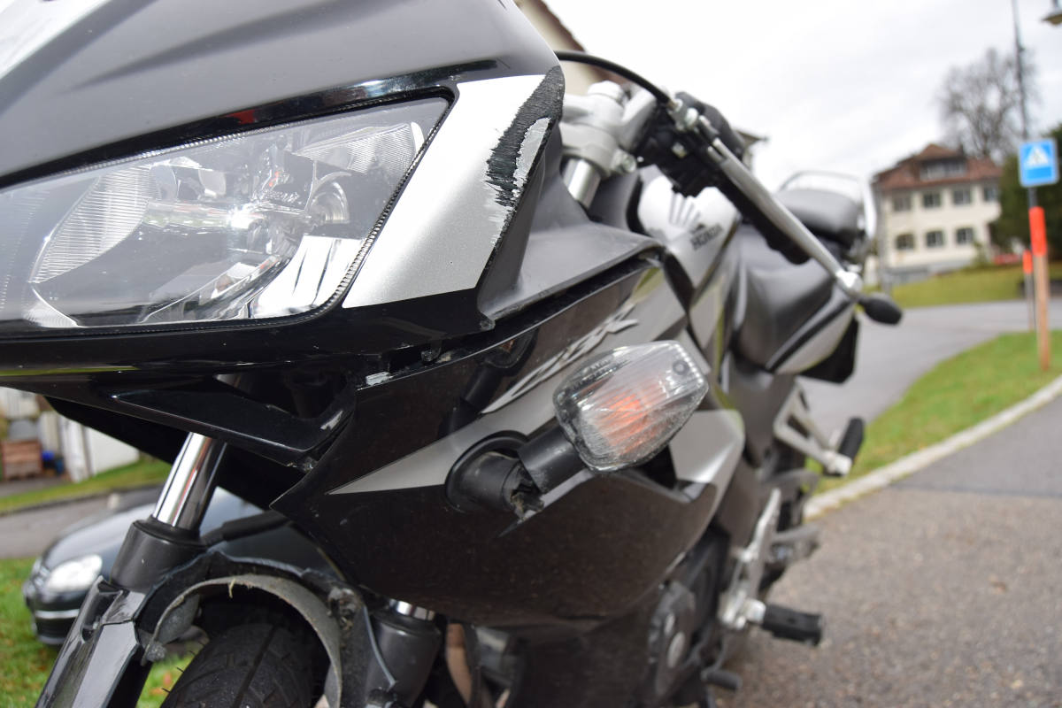 Speicher AR – Motorradlenkerin nach Sturz unbestimmt verletzt