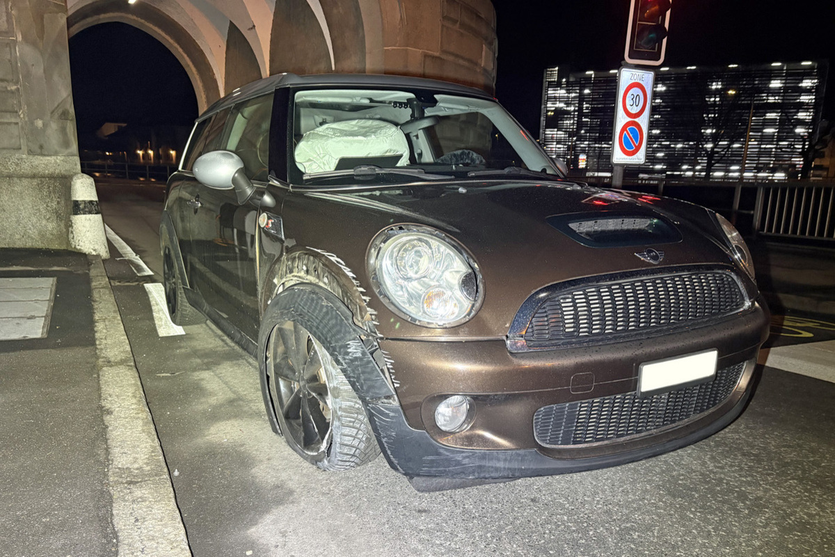 Unfall in Luzern – Auto kollidiert mit Poller