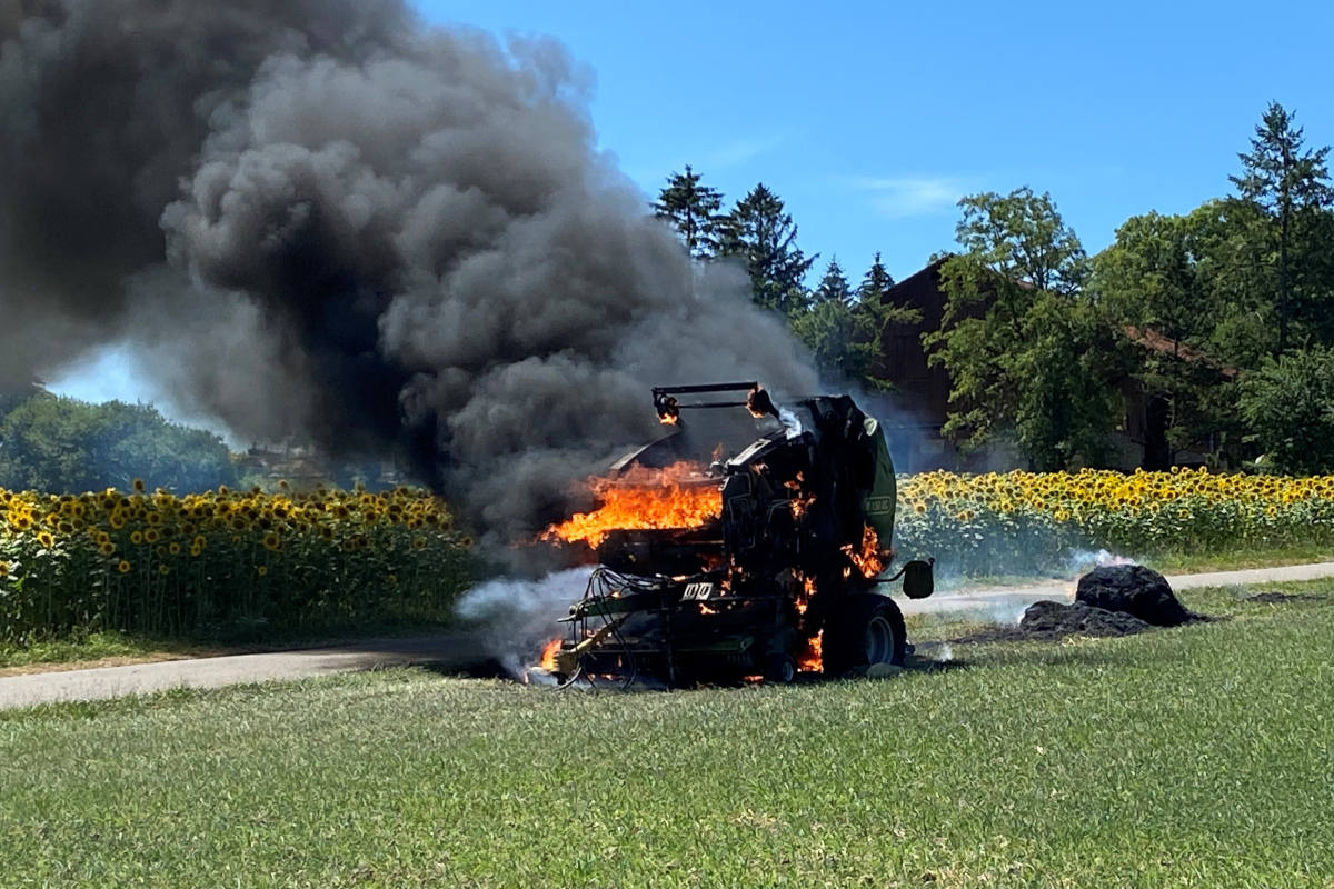 Hörhausen TG – Ballenpresse in Brand geraten