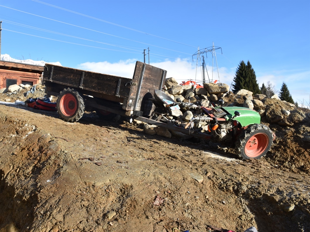 Segnas GR – Mann unter Fahrzeug eingeklemmt
