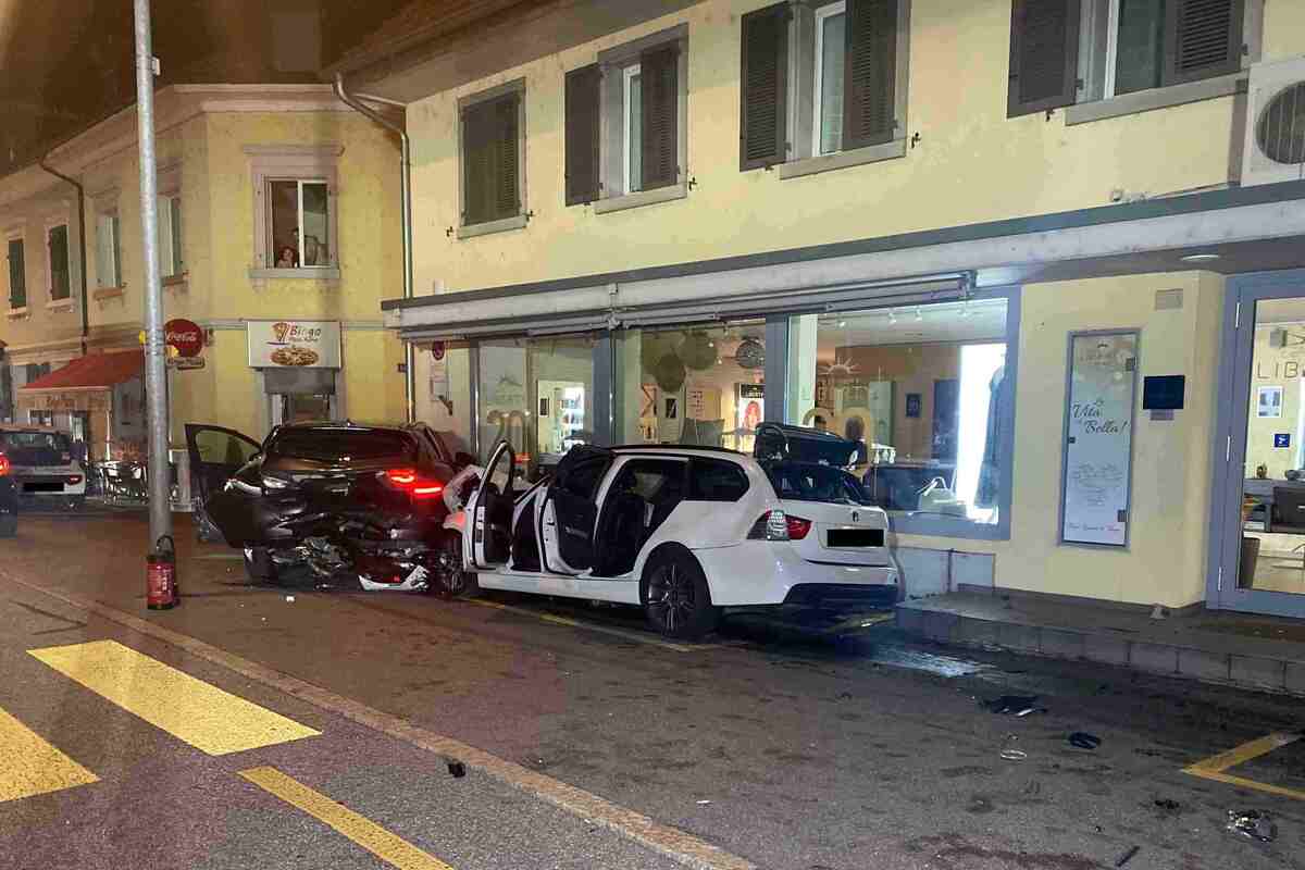 Schönenwerd SO - Sechs Personen nach Verkehrsunfall im Spital 