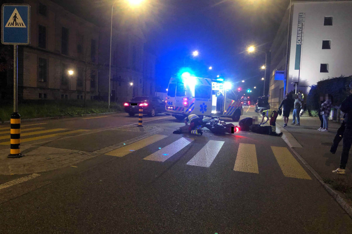 Stadt Solothurn – Zwei Personen beim Überqueren der Strasse von Motorrad erfasst und verletzt