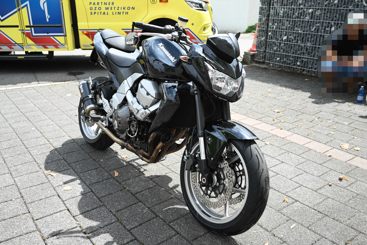 Rapperswil-Jona SG – Zwei Personen bei Unfall zwischen Auto und Motorrad verletzt