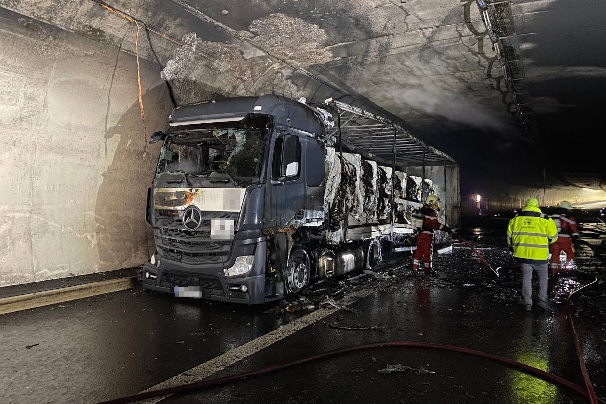 A3 Aesch ZH – Lastwagenbrand in Autobahntunnel