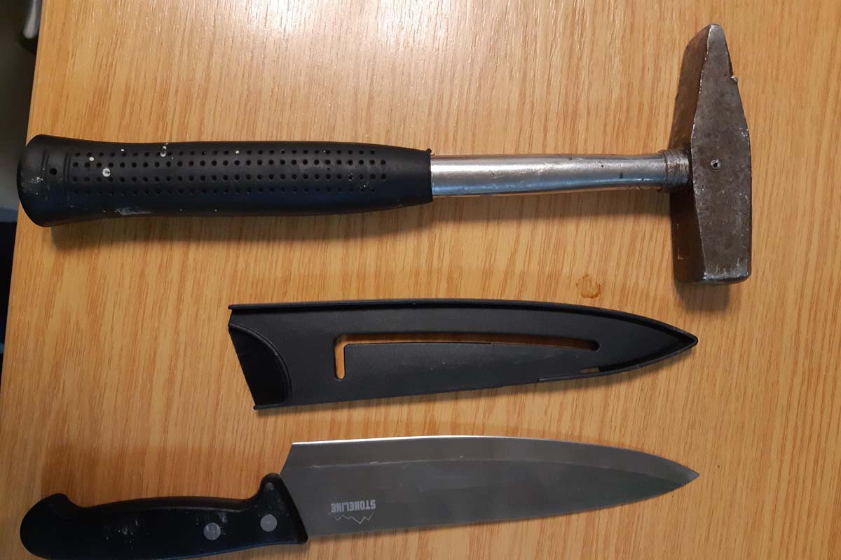 Hauptbahnhof Magdeburg - Verwirrter Mann mit Hammer und Messer unterwegs