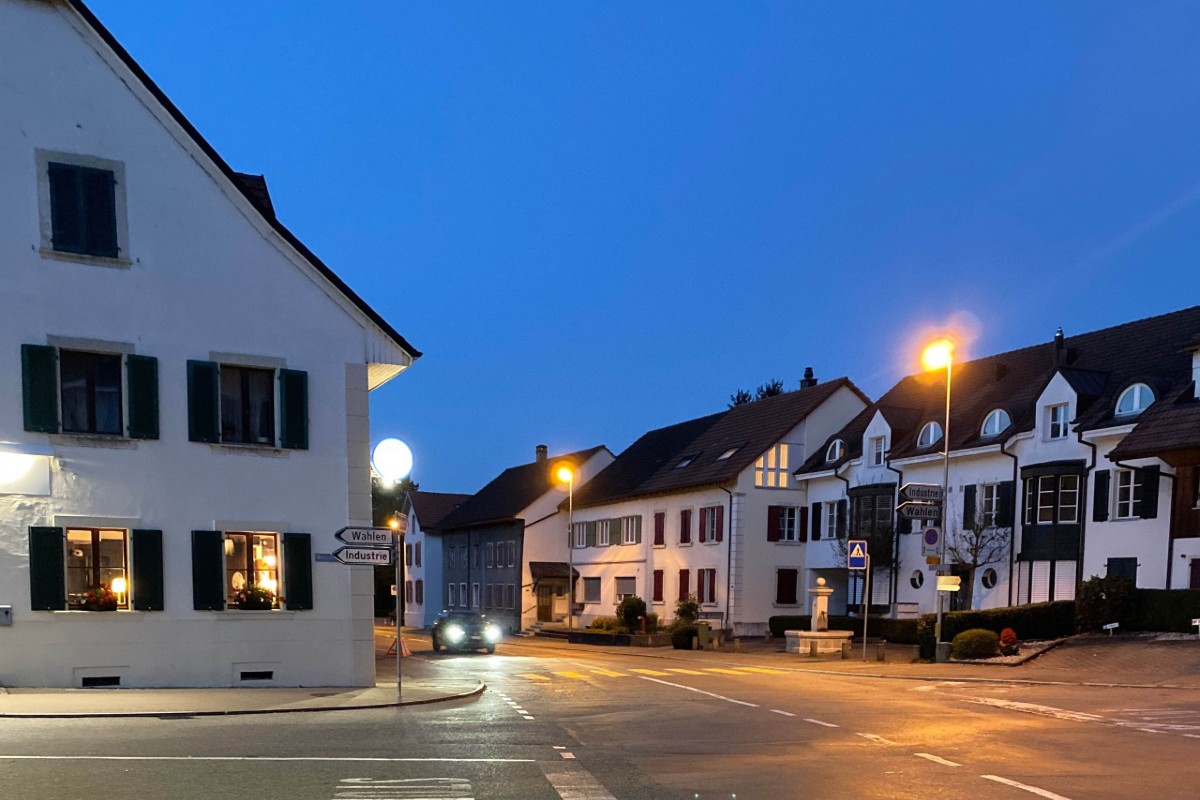 Büsserach SO - Motorradlenker kollidiert mit Fussgänger