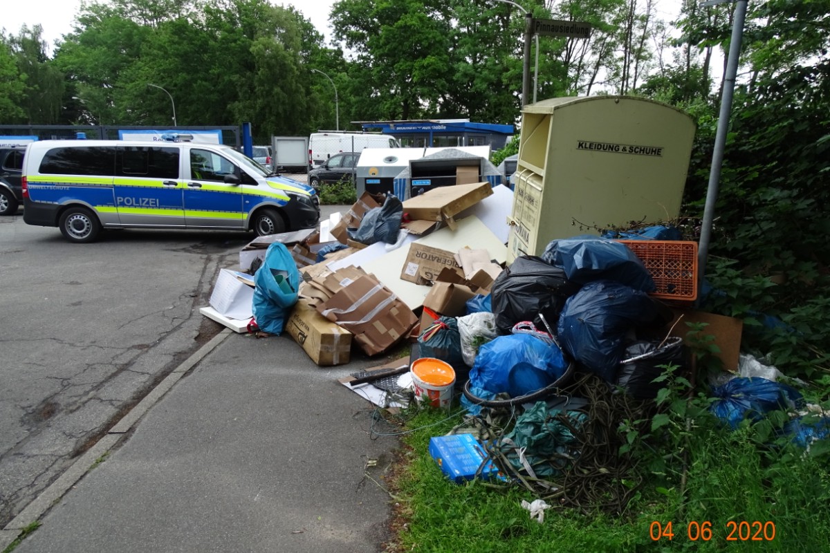 Bad Segeberg - Polizei sucht Zeugen einer verbotenen Abfallablagerung