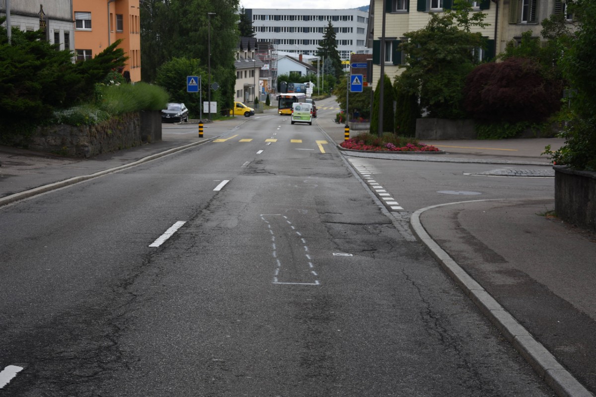 Oberbüren SG- 16-Jähriger nach Sturz mit Roller leicht verletzt