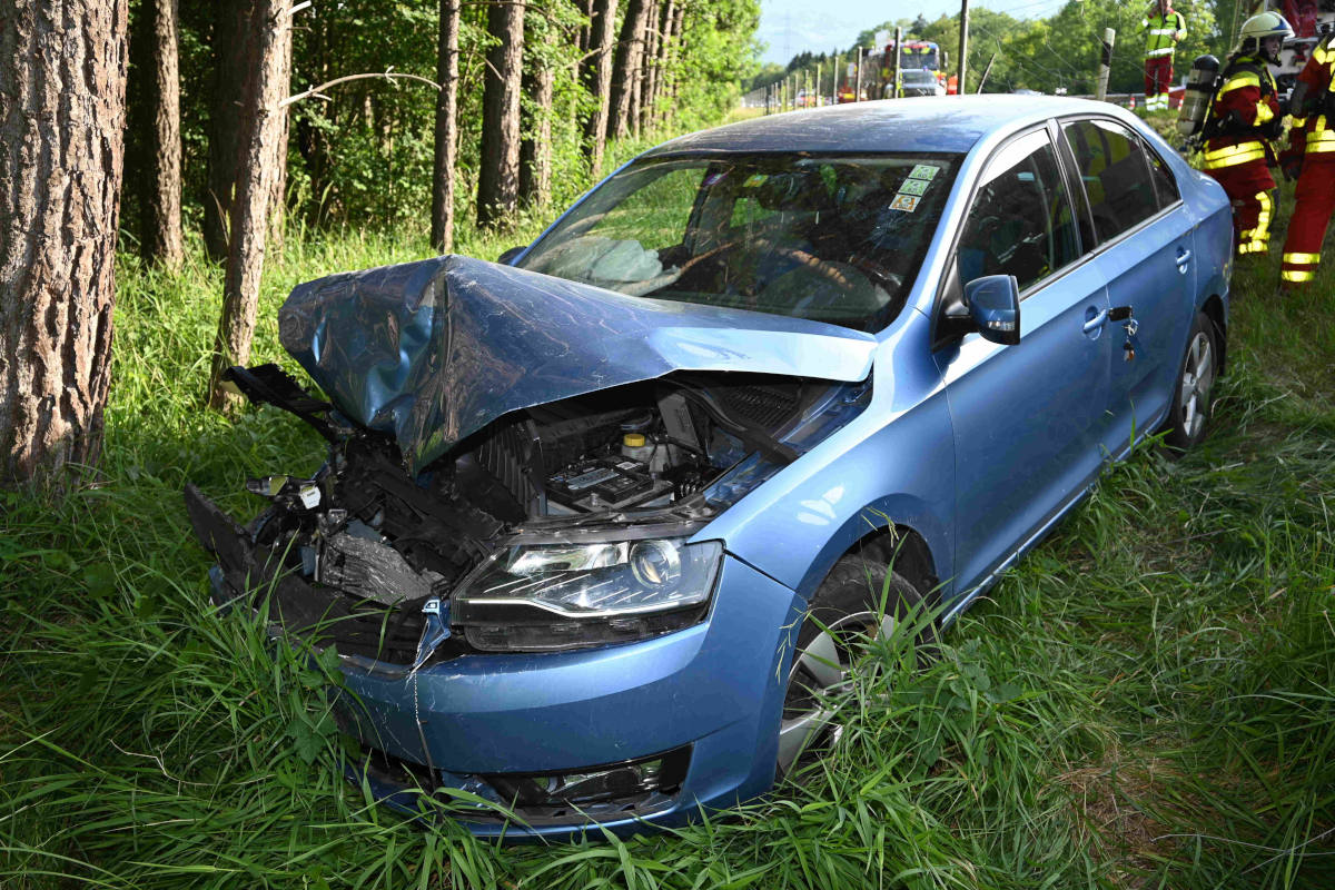 A13 Salez SG – Auffahrunfall mit drei Autos auf Autobahn