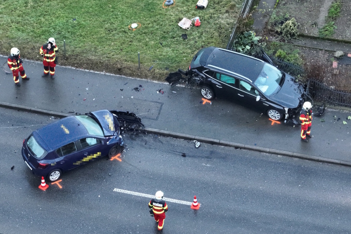 Schänis SG – Fahrunfähig Unfall mit gestohlenem Auto verursacht