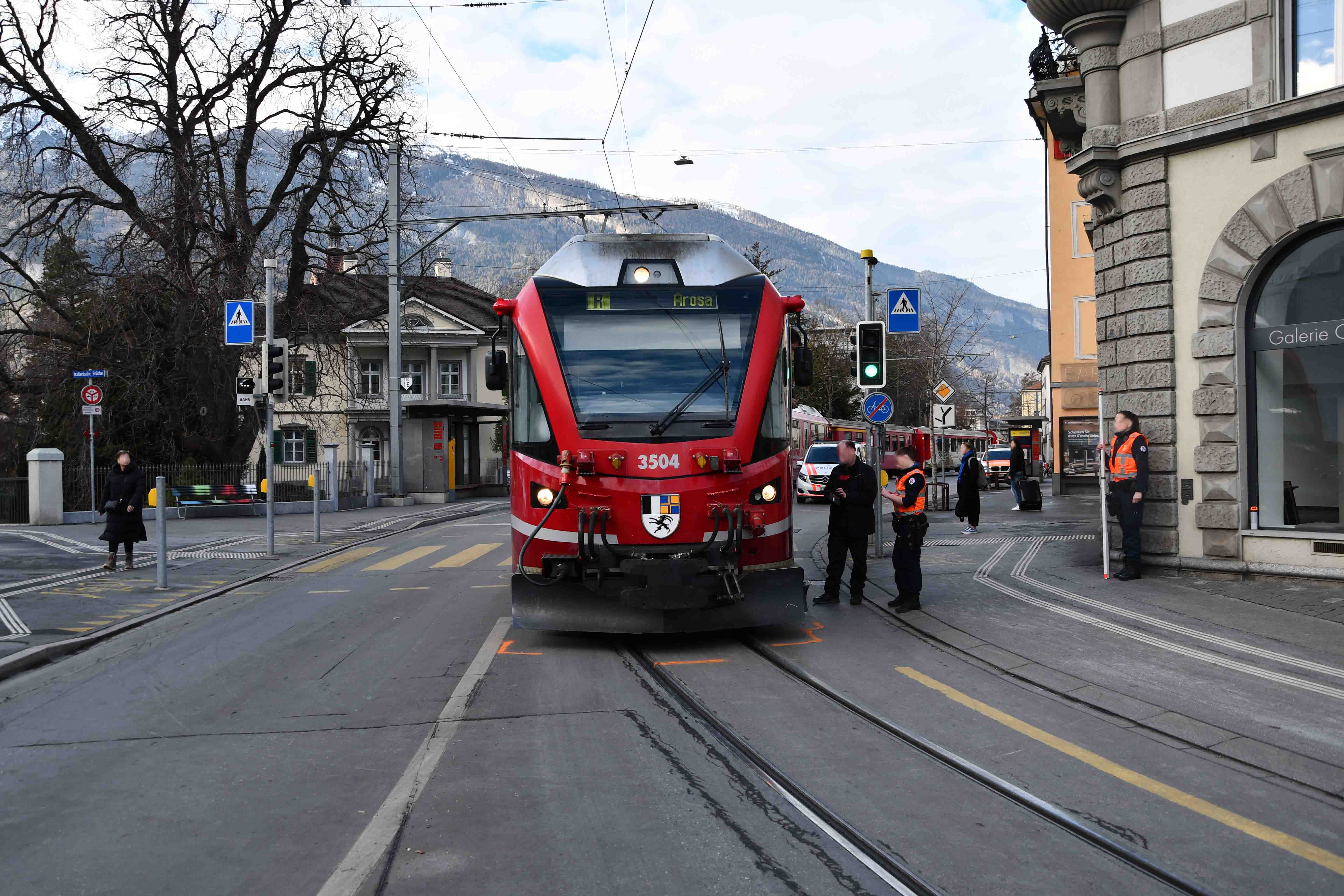 Chur GR – Auto kollidiert mit Arosabahn