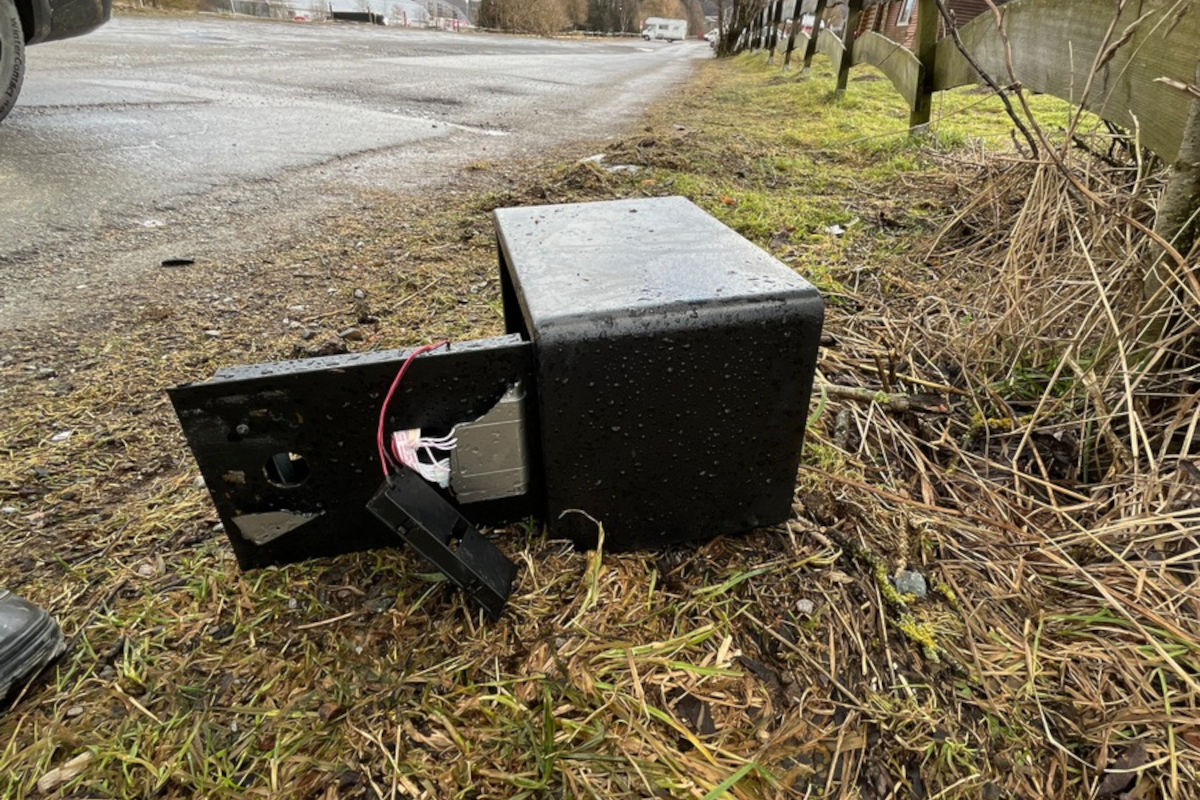 Willingen – Spaziergänger findet aufgebrochenen Tresor