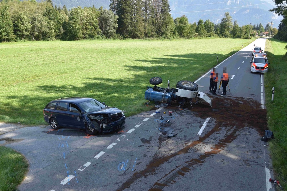 Heftige Kollision in Cazis GR - Zwei Verletzte nach Abbiegemanöver