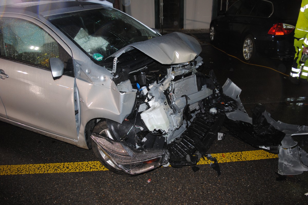 Neunkirch SH - Unfall zwischen zwei Autos - 26-Jähriger war fahrunfähig