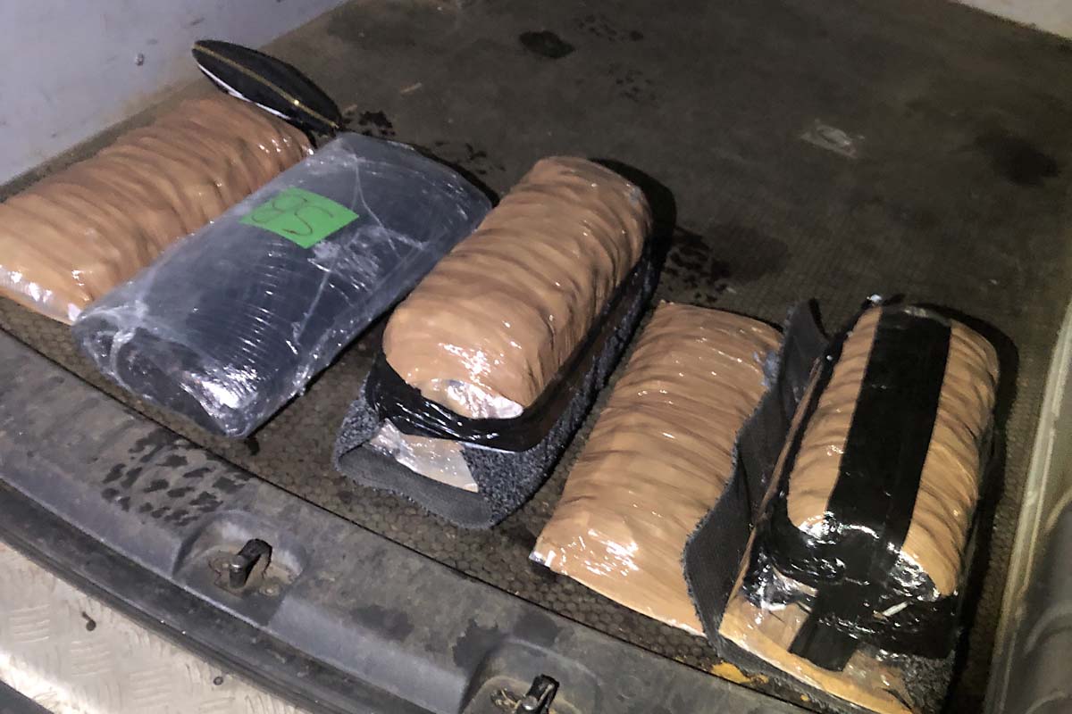 Hamburg - Zoll stoppt Drogenkurier