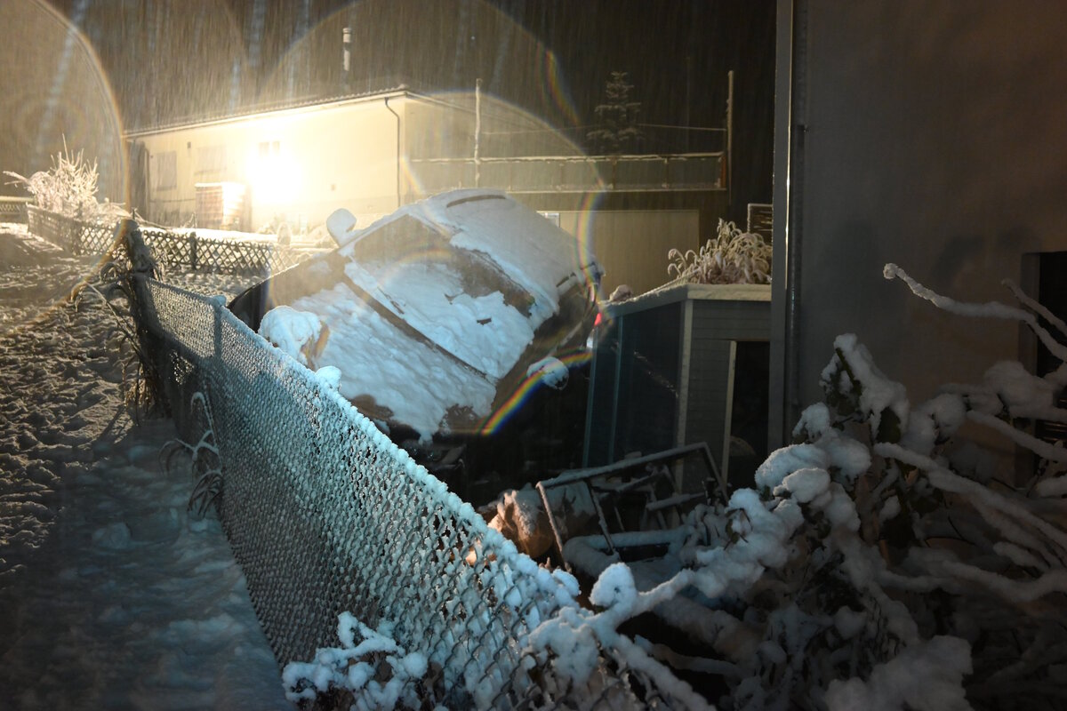 Zuckenriet SG – Bei Unfall alkoholisiert in einem Garten gelandet 