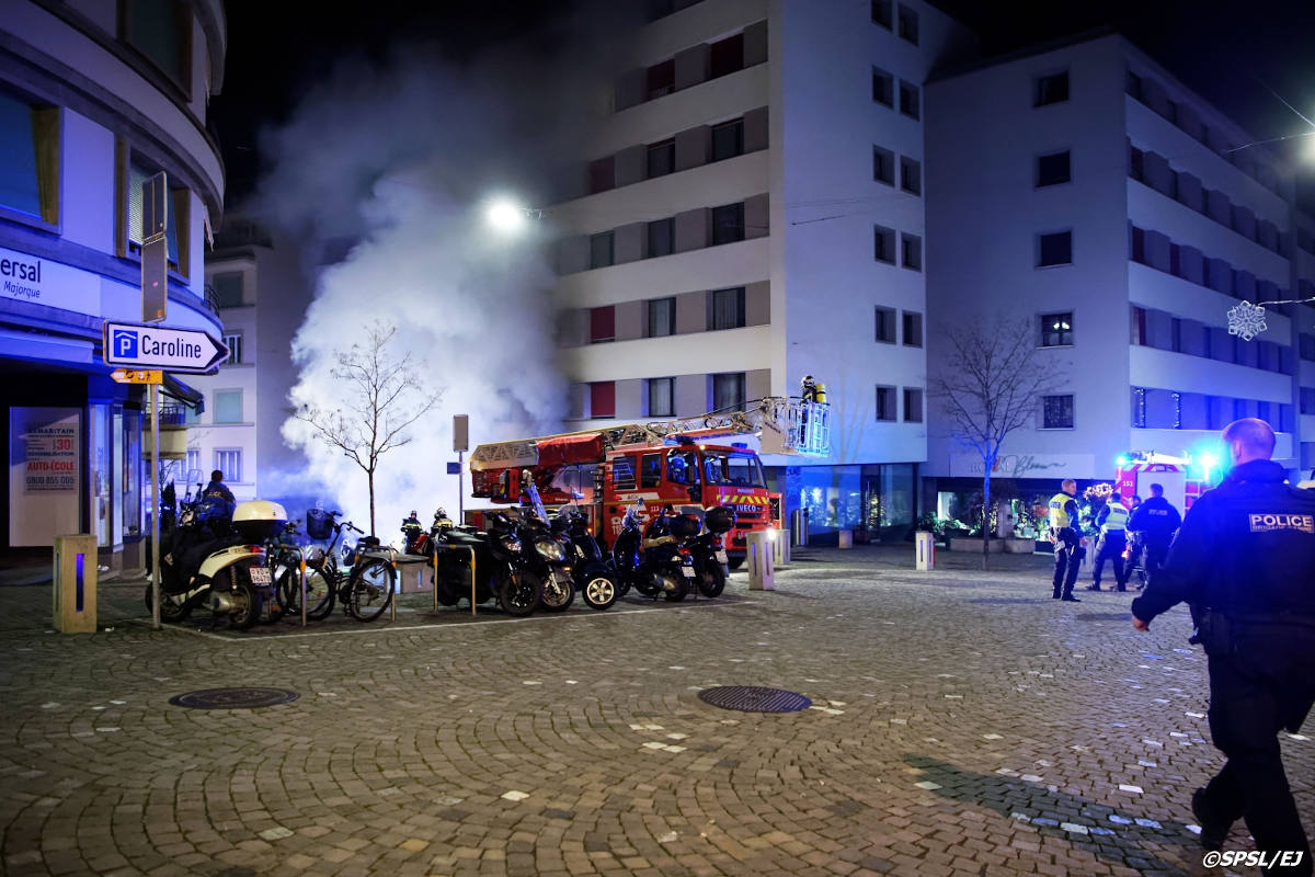 Lausanne VD - Explosion und Feuer in einer Reinigung