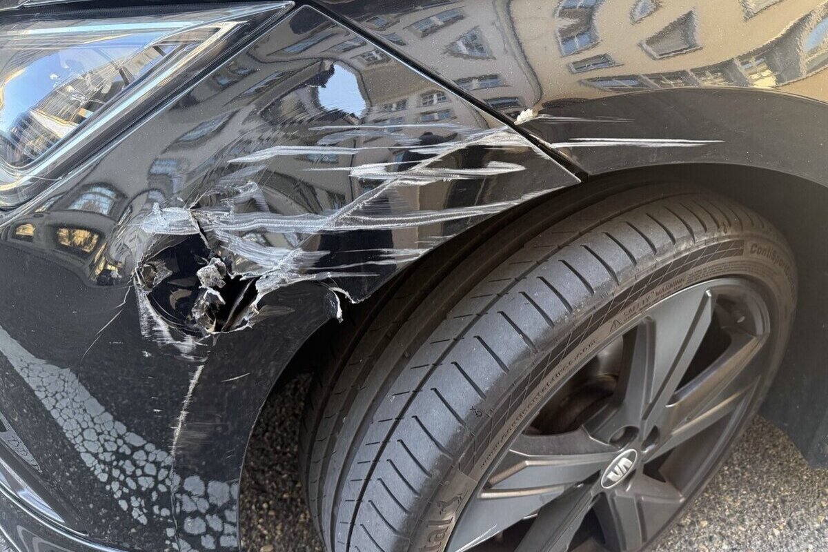 Schaffhausen – Parkiertes Auto beschädigt