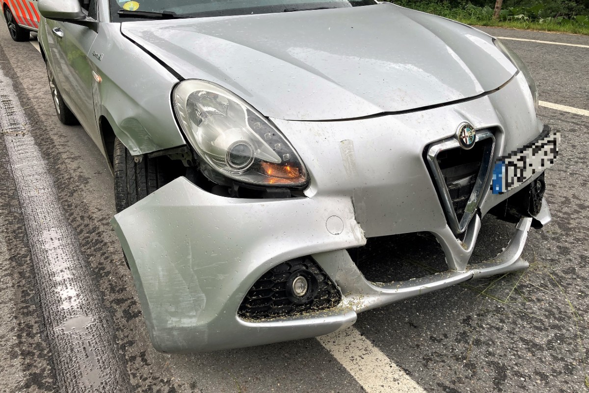 Unfall in Matt GL - Alfa-Lenker wegen Gleitschirmflieger abgelenkt