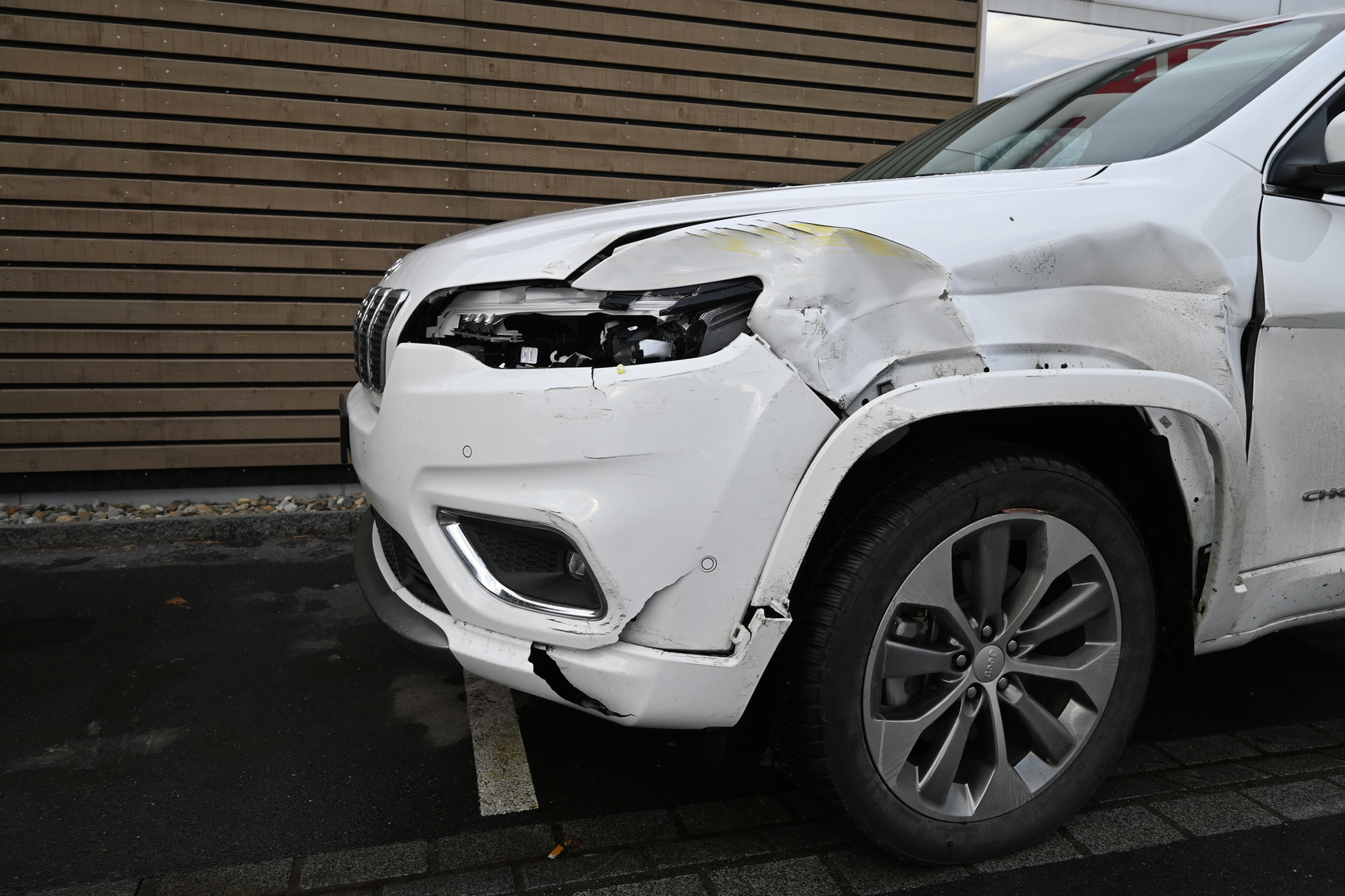 Eschen FL - Unfallort nach Kollision verlassen 