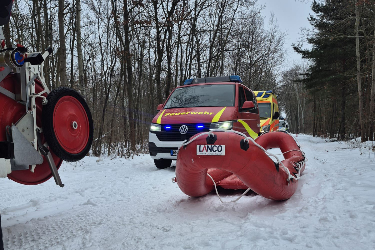 Gr-fenhainichen-Vermisster-Mann-tot-aus-vereistem-See-geborgen