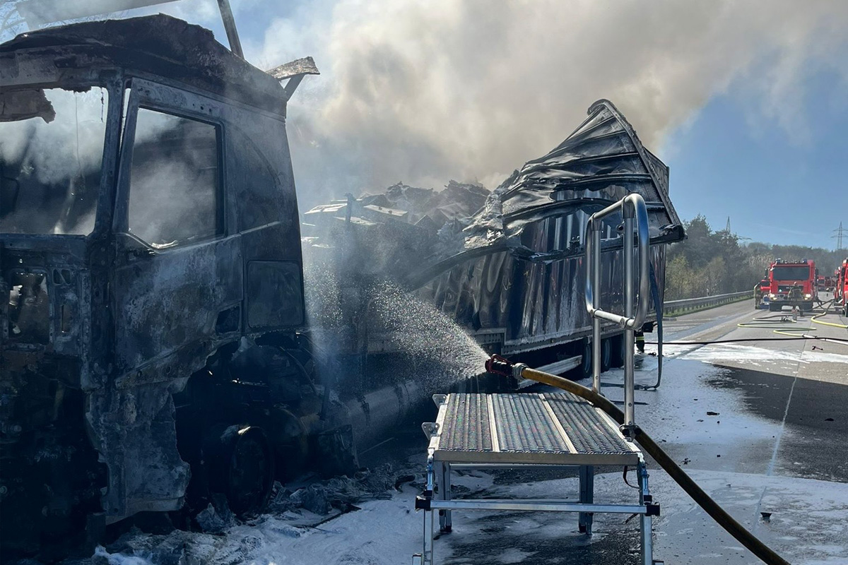 A3 Neustadt (Wied) – Lkw-Brand und Unfall mit Schwerverletztem