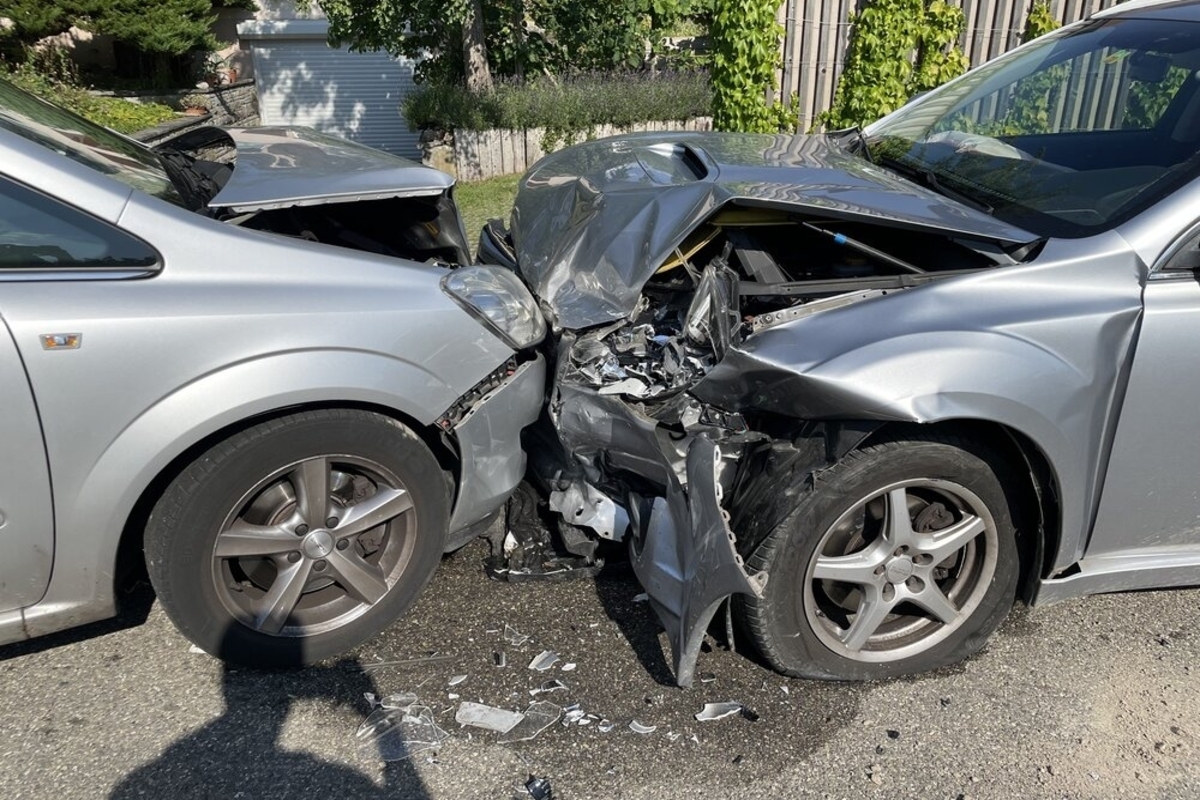 Unfall in Berikon AG - Frontalkollision auf der Gegenfahrbahn 