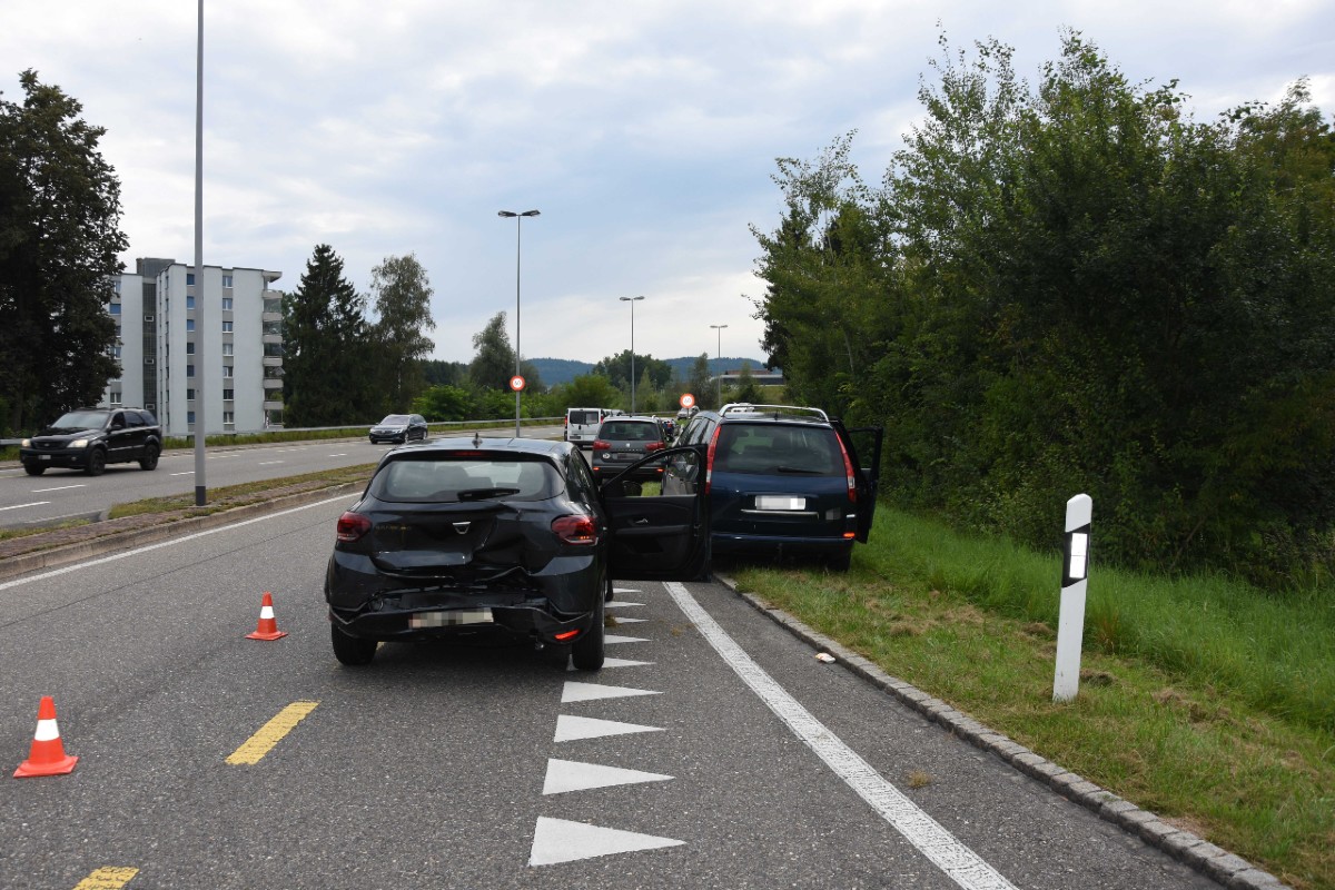 Oberbüren SG - Auffahrunfall zwischen zwei Autos