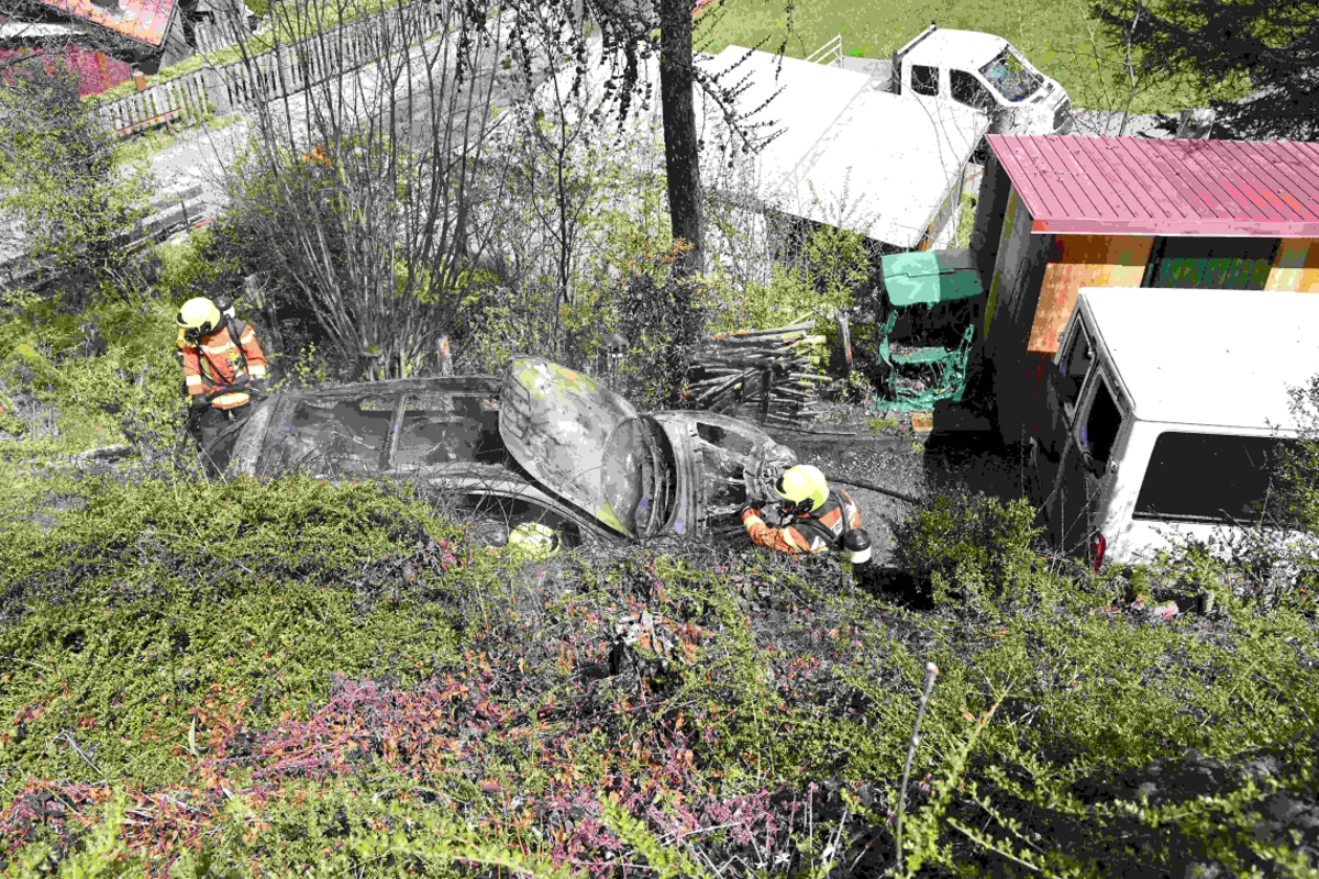 Oberterzen SG - Fahrzeugbrand verursacht 30'000 Franken Sachschaden