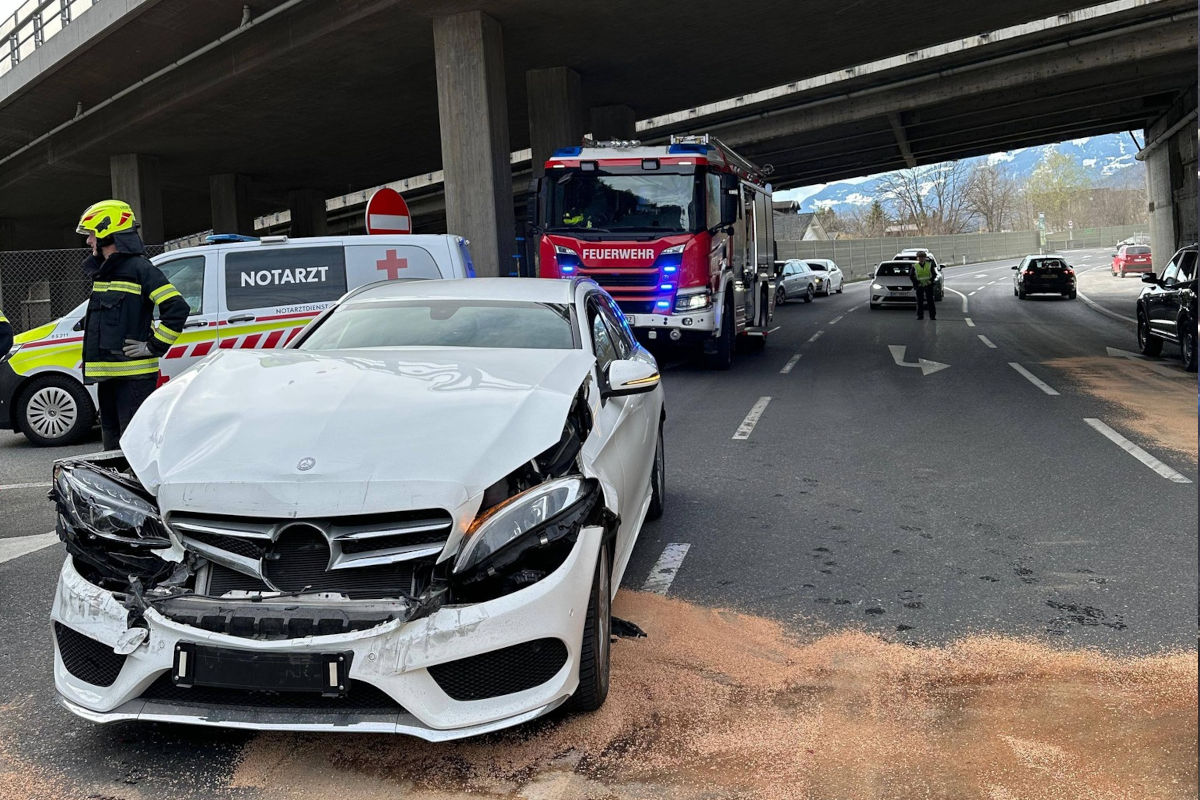 Bludenz – Auffahrunfall nach Abbiegevorgang