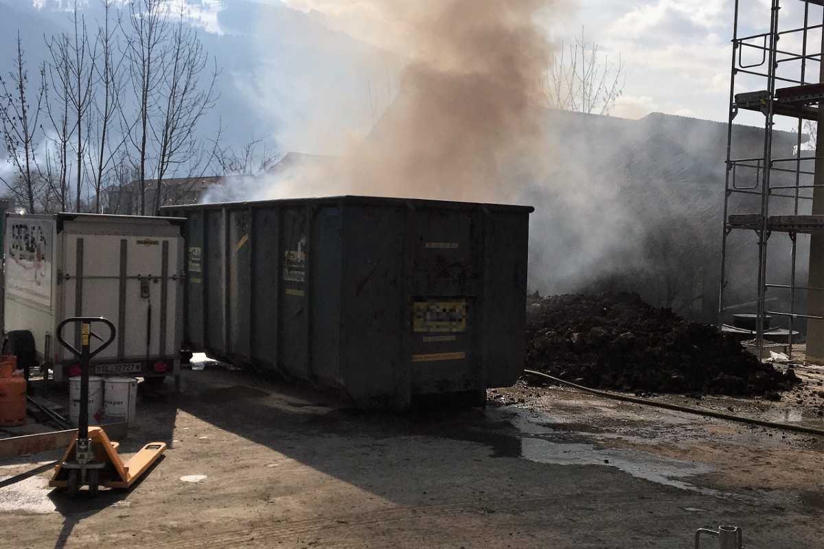 Näfels GL - Brand auf Baustelle konnte gelöscht werden