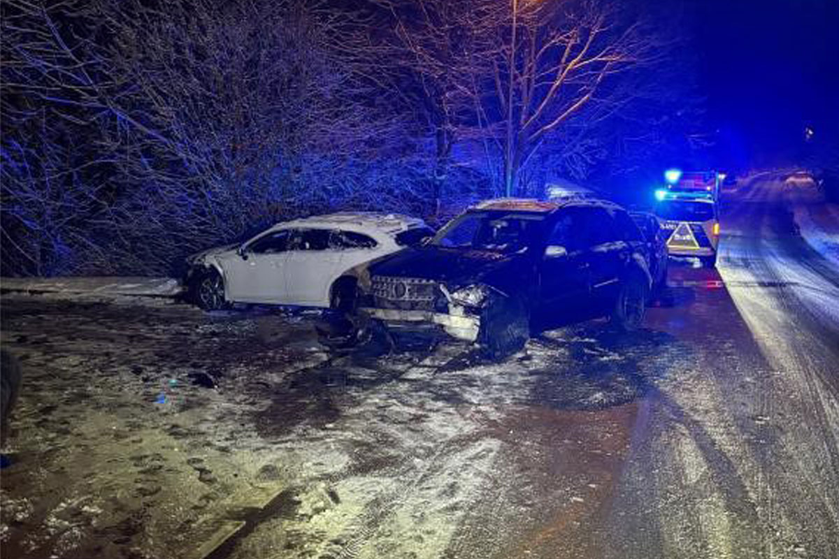 Bielefeld – Drei Schwerverletzte nach Unfall mit Sommerreifen