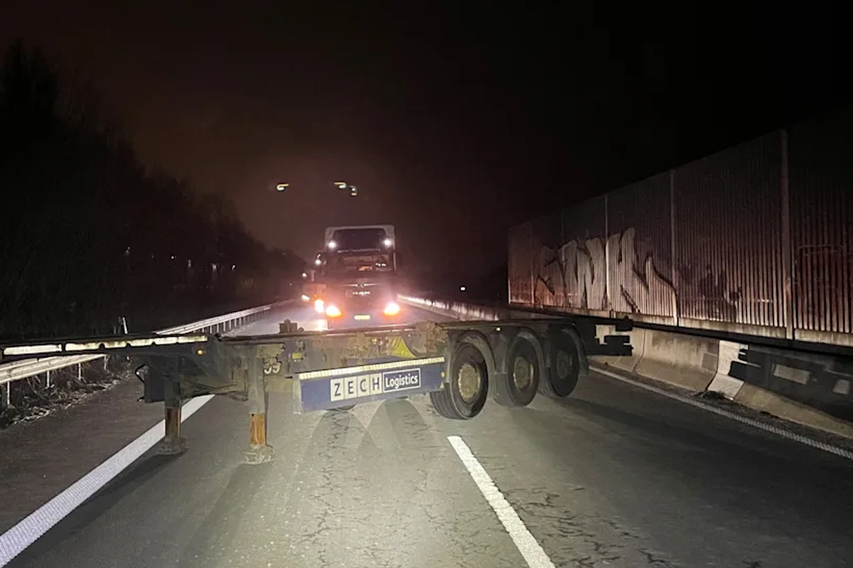 Bremen – Sattelauflieger mit Absicht quer auf Autobahn gestellt