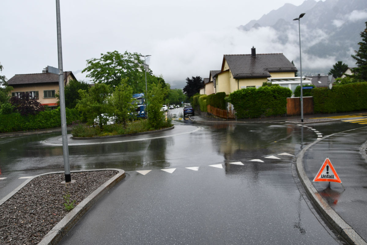 Chur GR – E-Biker bei Unfall in Kreisel verletzt