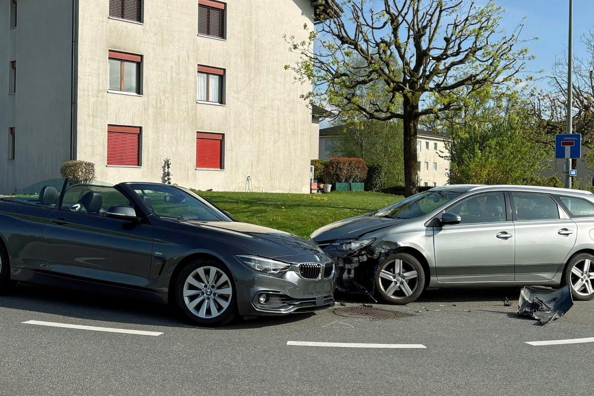Eschenbach LU – Hoher Sachschaden nach Unfall